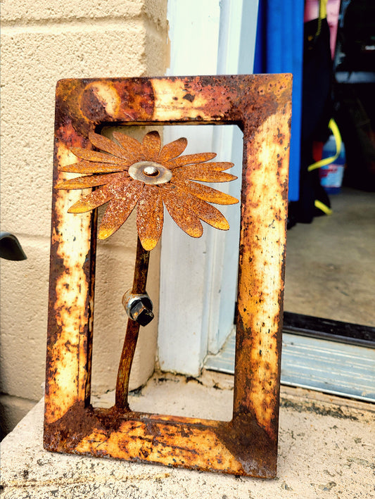 Flower: Framed
